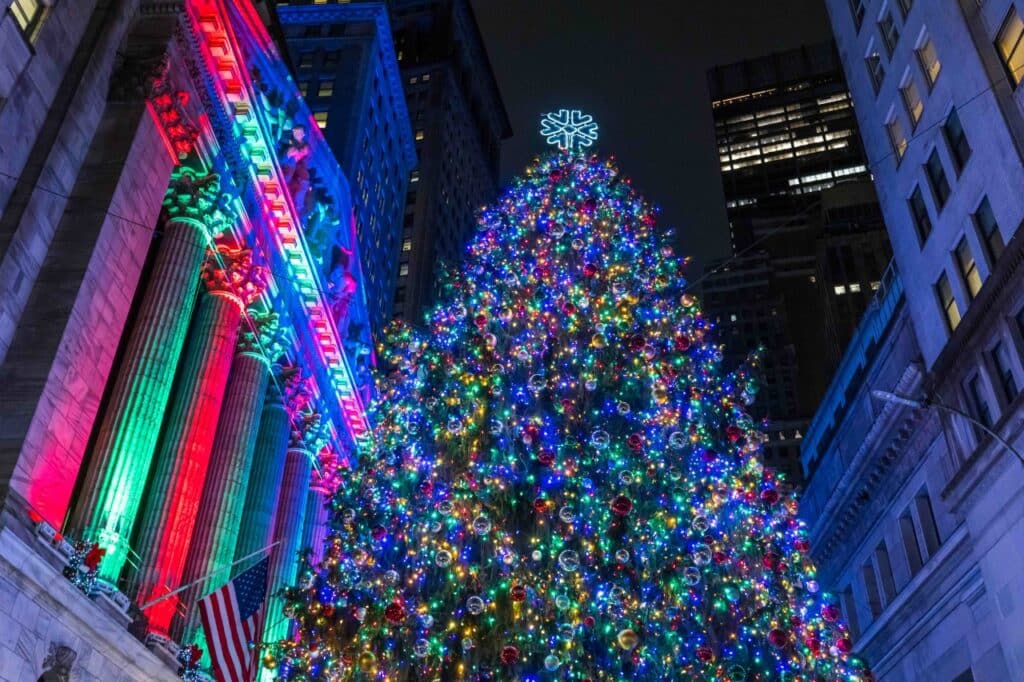 FLASH FRIDAY 99 Years of the NYSE Holiday Tree Traders Magazine